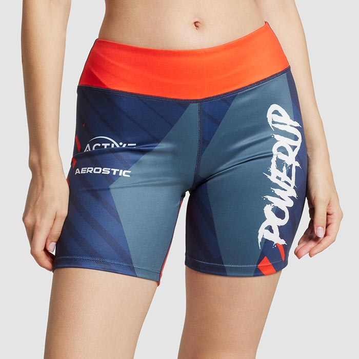 Leggings courts sublimés à taille haute.