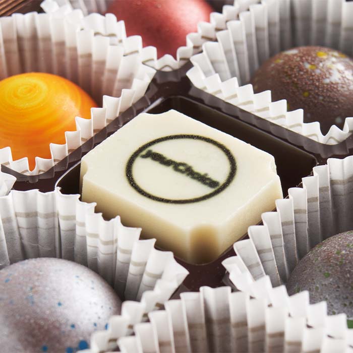 3 thés zen et un bonbon belge dans un coffret cadeau. publicitaire personnalisé - vue 2