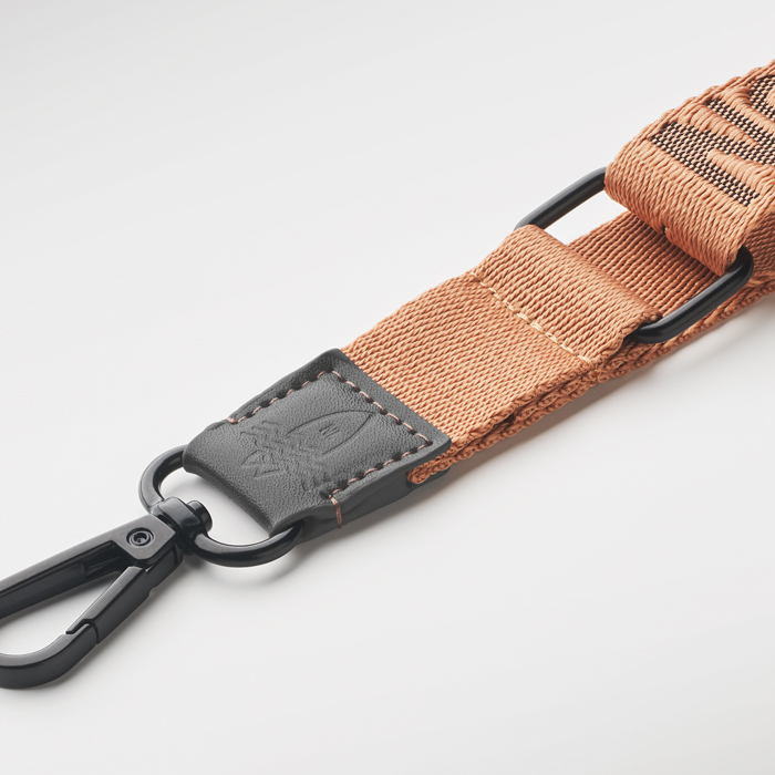 ML1077 Cordon pour téléphone avec plaque en PU pour un logo debossé. publicitaire personnalisé - vue 2