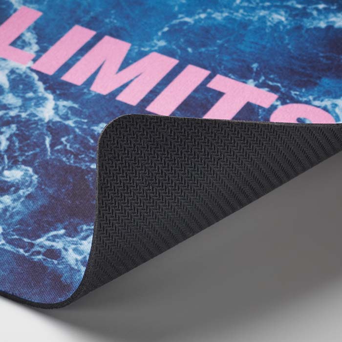 MPAD01 Tapis de souris en microfibre avec votre logo en quadrichromie sur la partie ... publicitaire personnalisé - vue 2