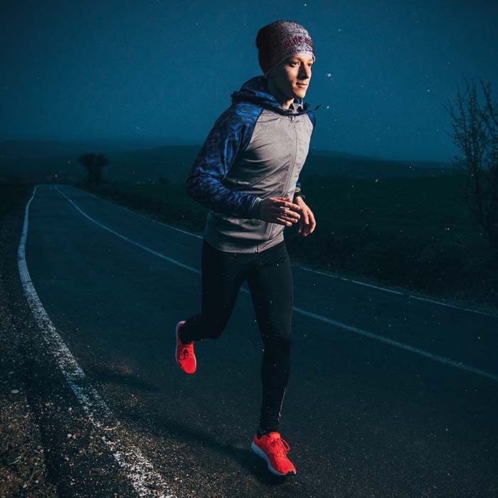 Bonnet en acrylique double épaisseur avec fils réfléchissants. publicitaire personnalisé - vue 2