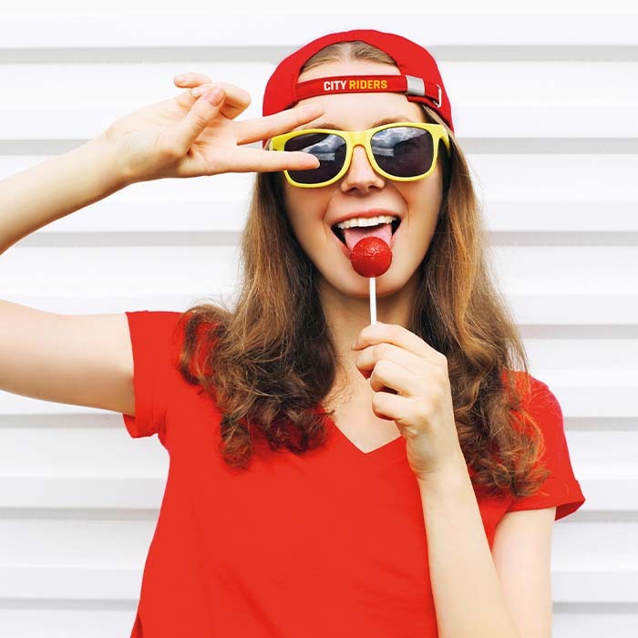 Casquette de baseball structurée à 6 pans, profil moyen en RPET. publicitaire personnalisé - vue 4