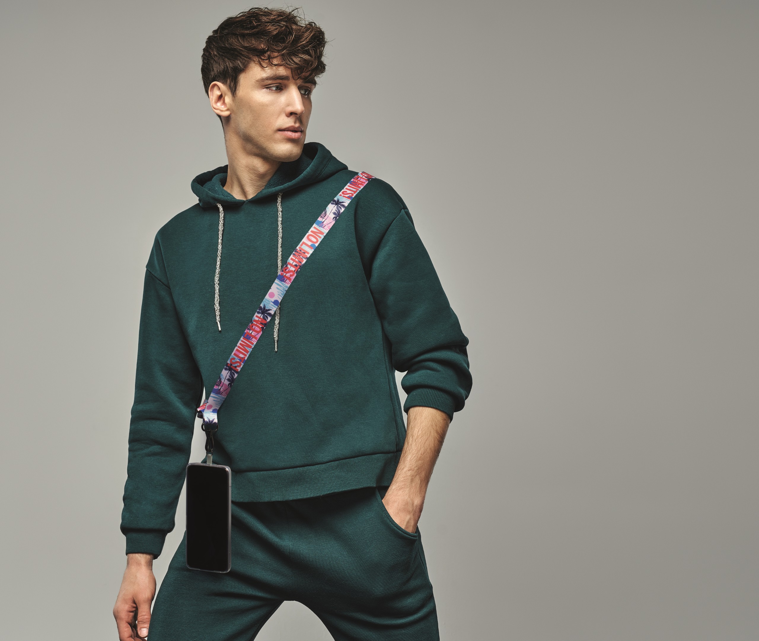 Cordon porte-téléphone bandoulière sublimé sur 2 côtés. publicitaire personnalisé - vue 4