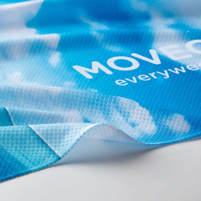 MPCT11 Serviette rafraîchissante 100&nbsp;% RPET (140 g/m²). publicitaire personnalisé - vue 4