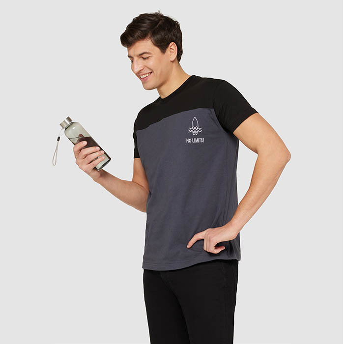 CG1201 Fabriqué en 100% coton peigné, jersey simple d'environ 155 gsm. Col rond bico... publicitaire personnalisé - vue 5