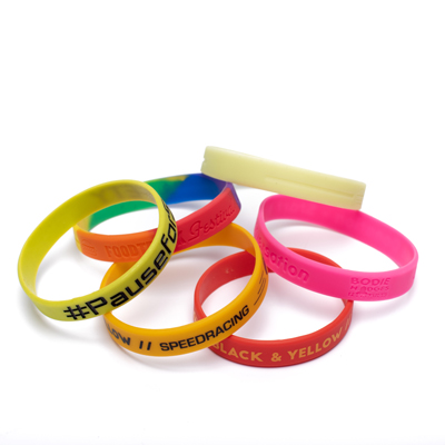ML3005 Bracelet en silicone au Pantone. Taille: 200x12x2 mm | 180x12x2 mm. publicitaire personnalisé - vue 6
