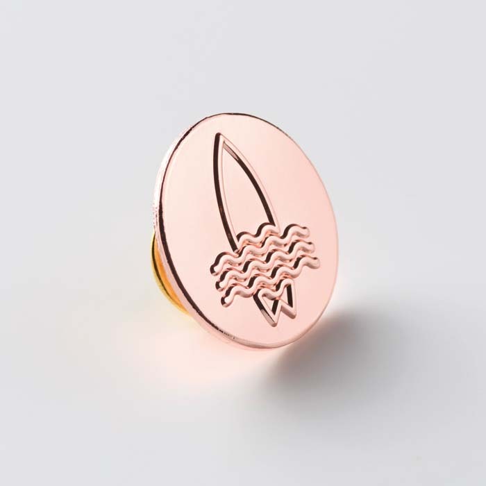 Pin's en fer sans émail, de forme personnalisée publicitaire personnalisé - vue 8